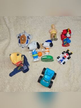 Lot of 8 McDonald's Toys Various